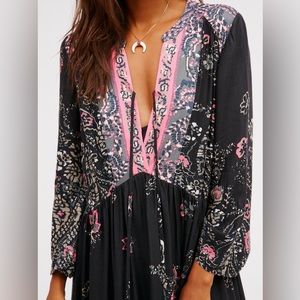 Free people “If you only knew “ maxi dress w/leg slits and tie neck size small